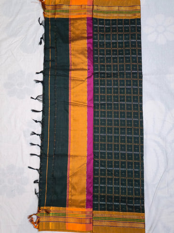 Handloom Pure Cotton 1 Inch Box Star Saree – Dark Green